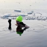 Kallbad som självläkning medan jag bloggar på två språk om trauma, mod och förändring.