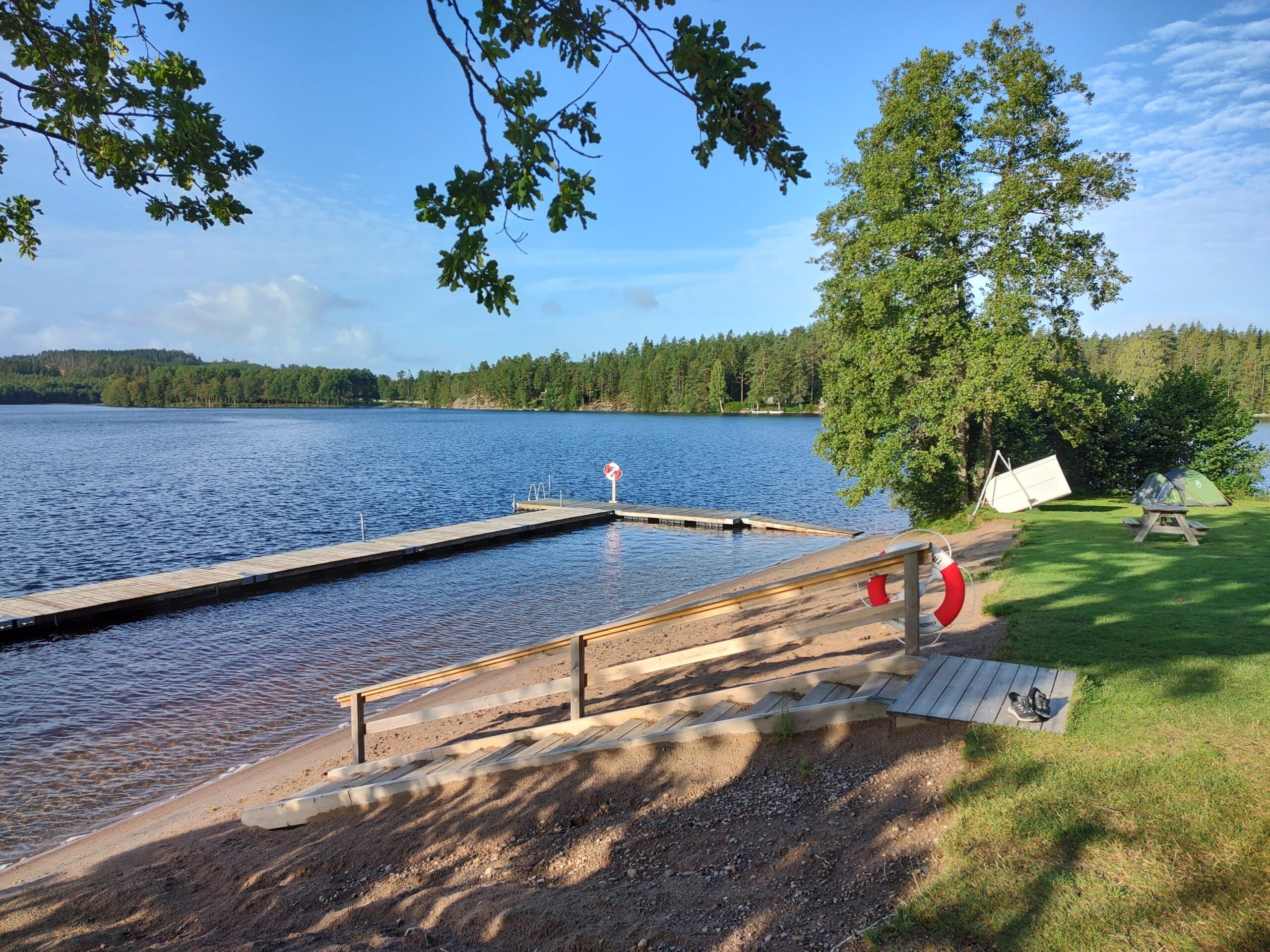 En Dag vid Sjön och Lite Mer – En Perfekt Avkoppling