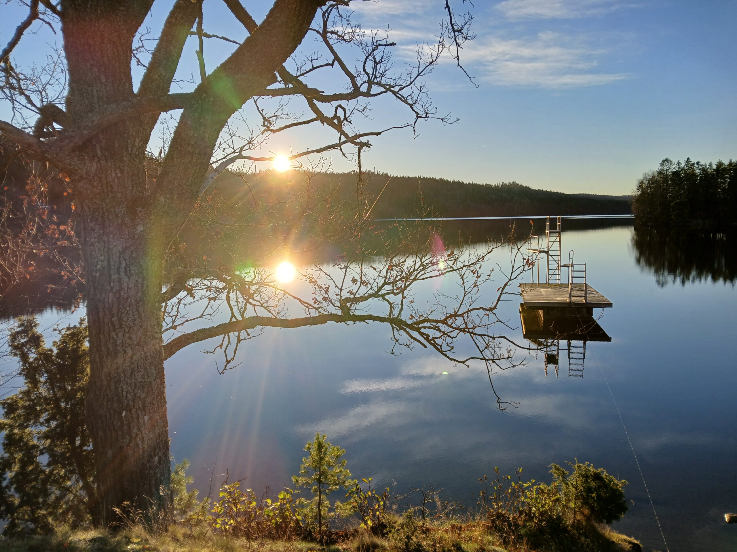 En Kylig Morgon vid Sjön och Mysig Lördag