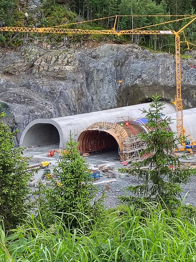 vägarbete i Norge Bygger tunnlar 