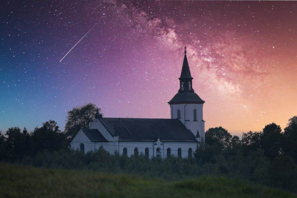 Gratitude in everyday life – the church beneath the starry sky, symbolizing stillness and reflection.